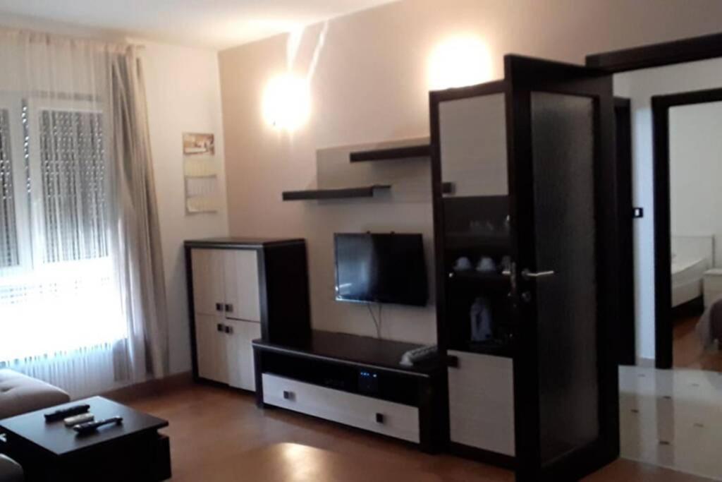 Apartman Franko - Uz Parking Πούλα Εξωτερικό φωτογραφία