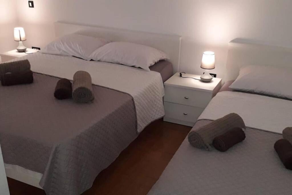 Apartman Franko - Uz Parking Πούλα Εξωτερικό φωτογραφία