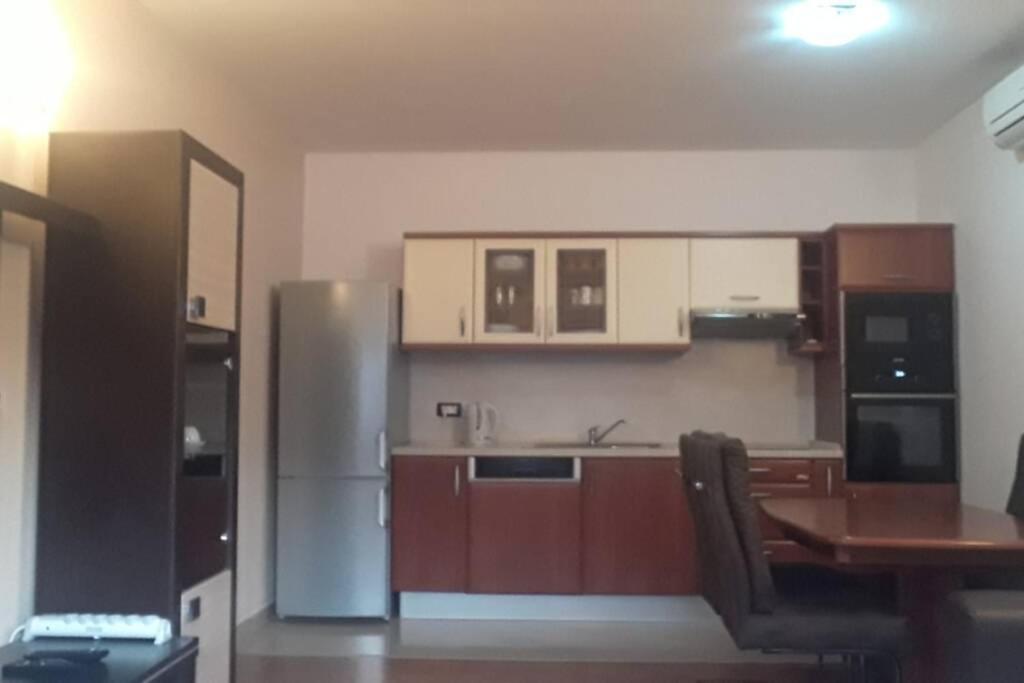 Apartman Franko - Uz Parking Πούλα Εξωτερικό φωτογραφία